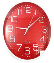 reloj de pared fondo rojo números plata