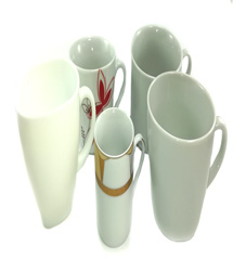 tazas blancas de porcelana